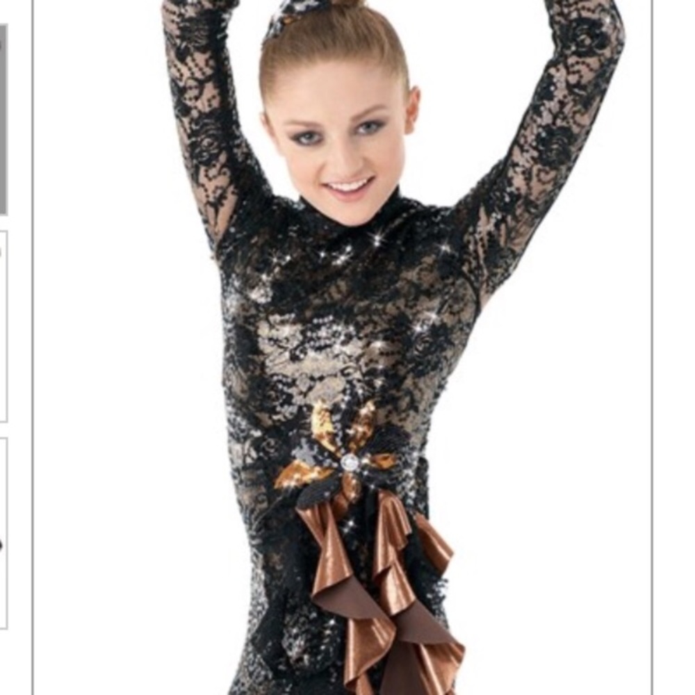 Weissmans small adult costume never worn